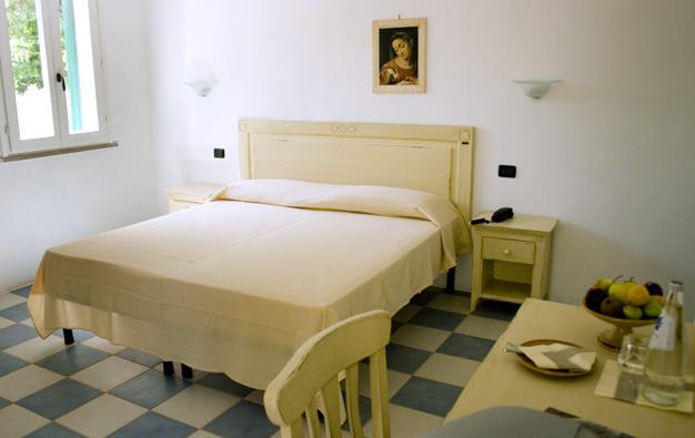 Hotel A Due Passi Dal Pizzo Pizzo  Rum bild